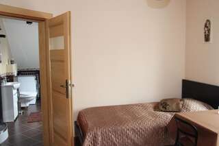 Проживание в семье Pokoje Gościnne Сisza Беловеж Двухместный номер с 2 отдельными кроватями и ванной комнатой-5
